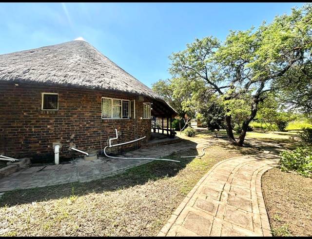 11 BEDROOM HOUSE FOR SALE IN MYNGENOEGEN AH